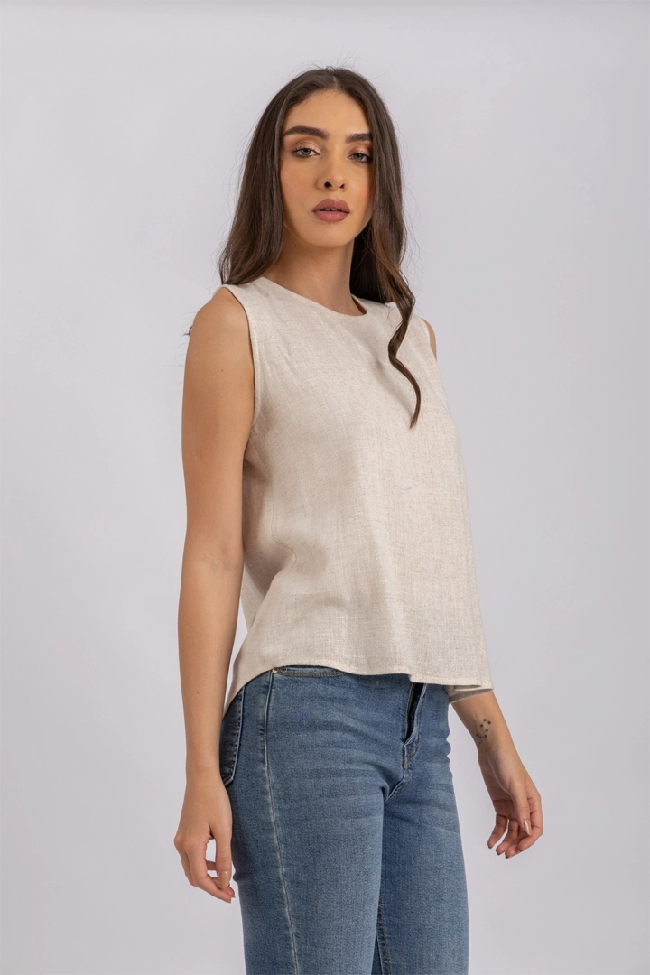 L. Beige