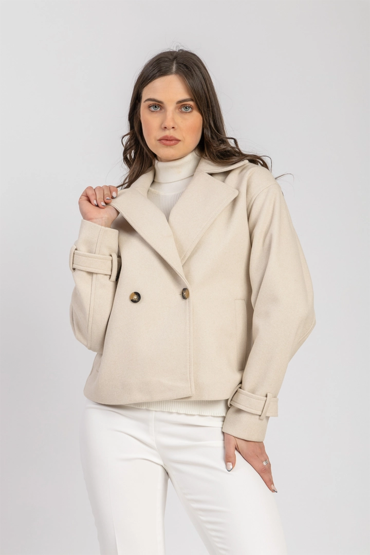 L. Beige