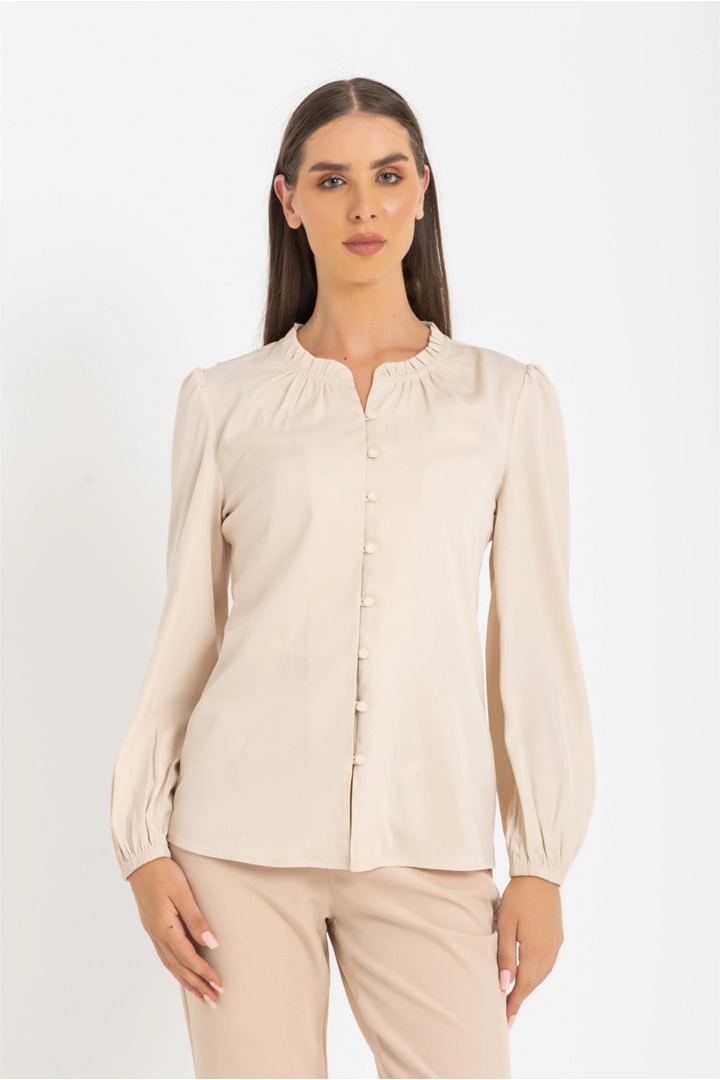 L. Beige