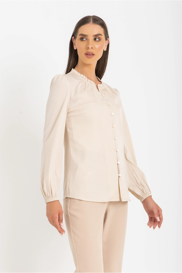 L. Beige
