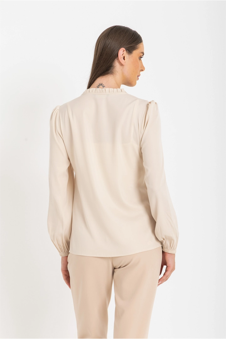 L. Beige