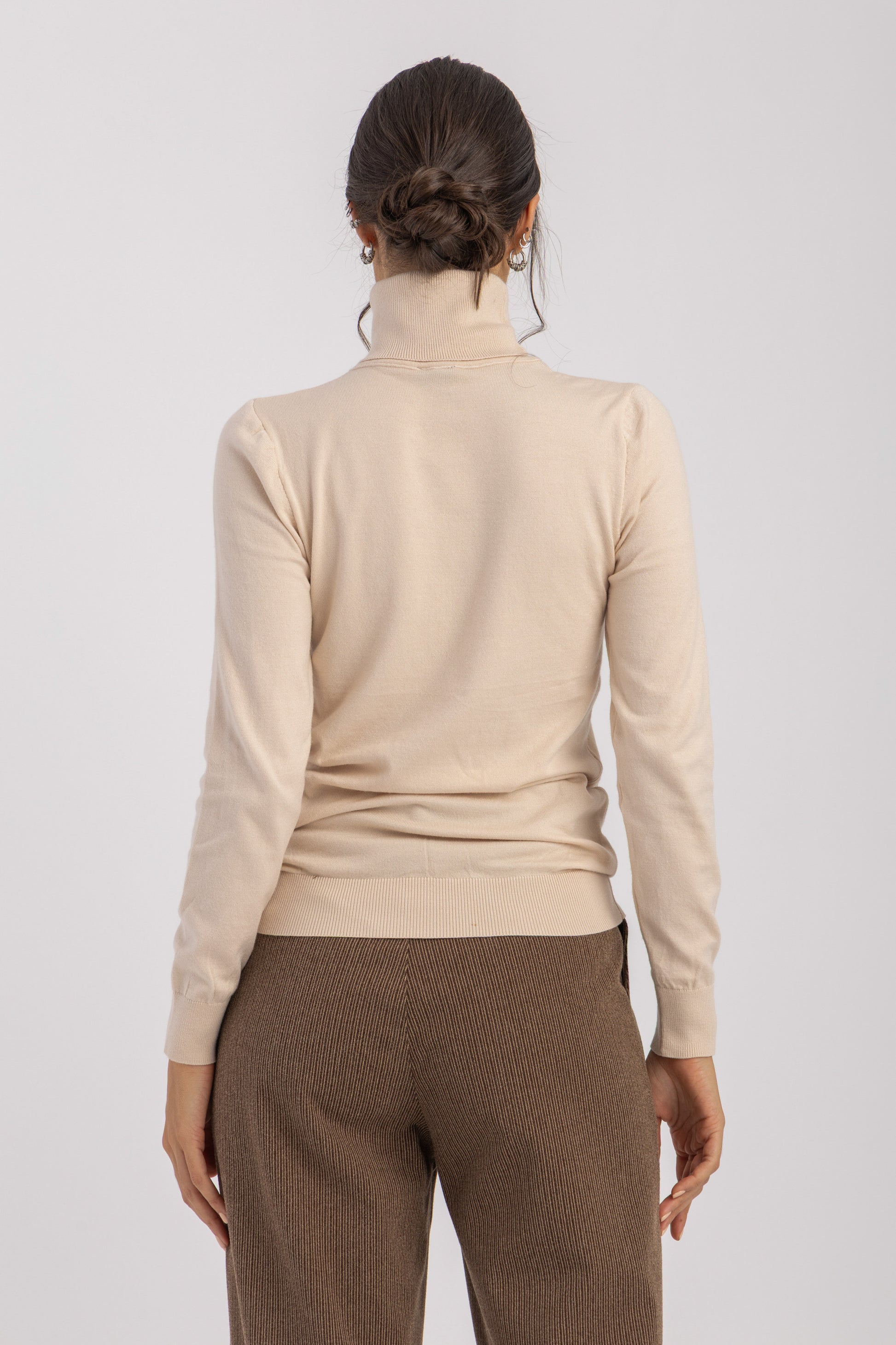 L. Beige