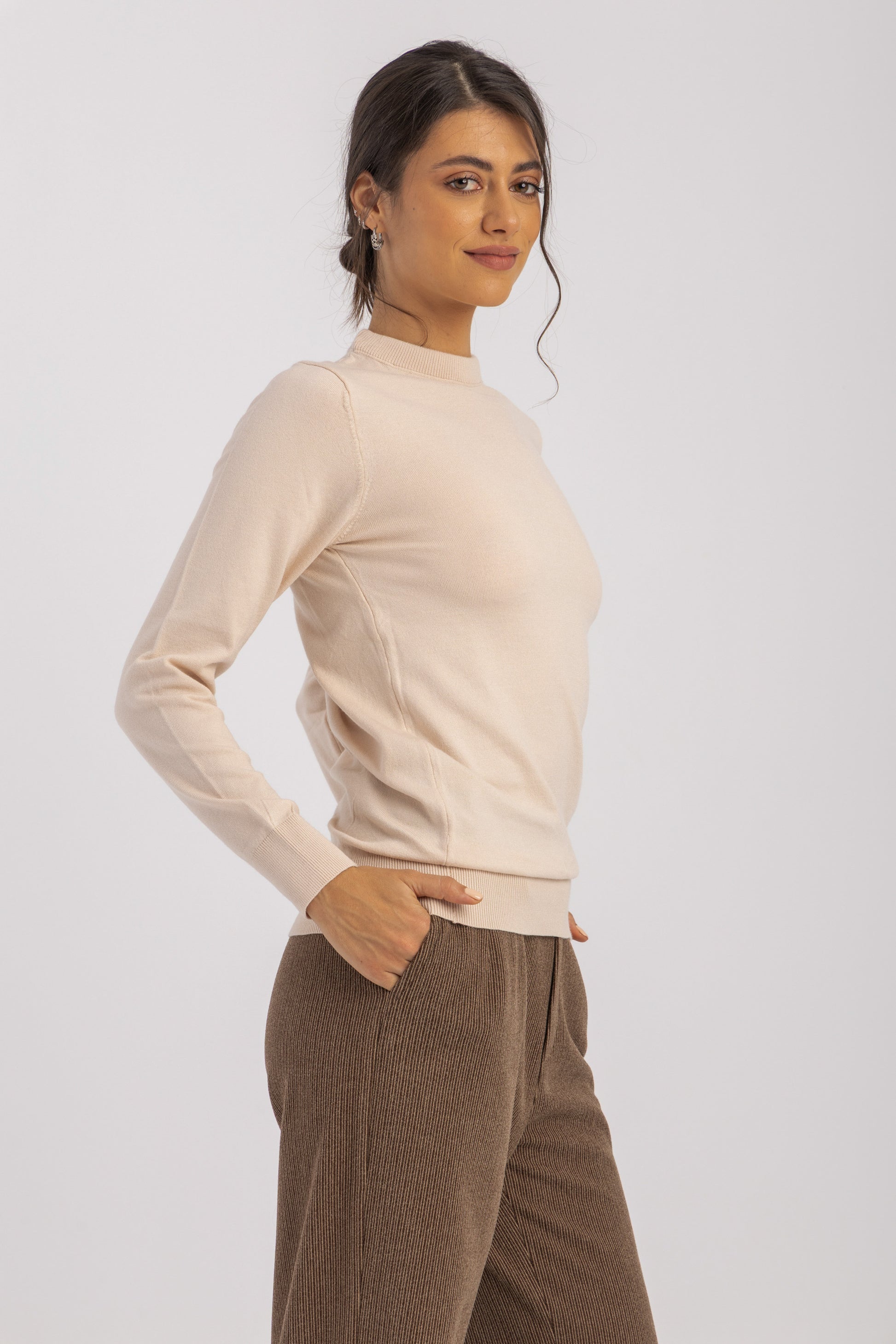 L. Beige