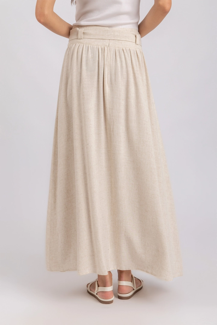 L. Beige