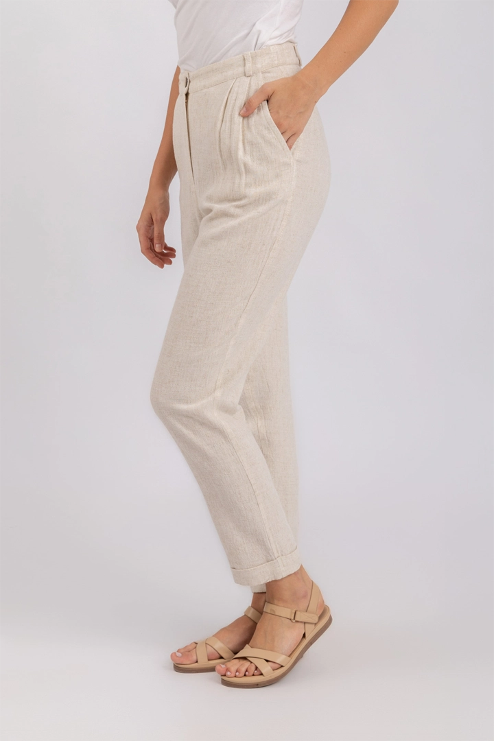 L. Beige
