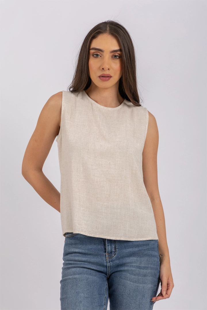 L. Beige