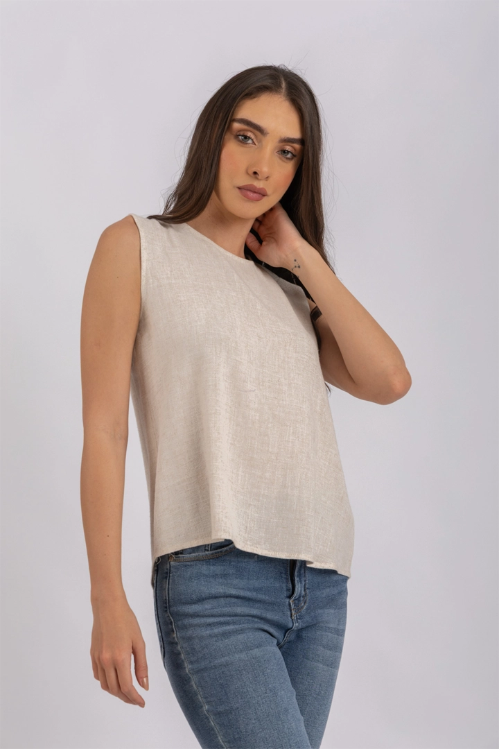 L. Beige