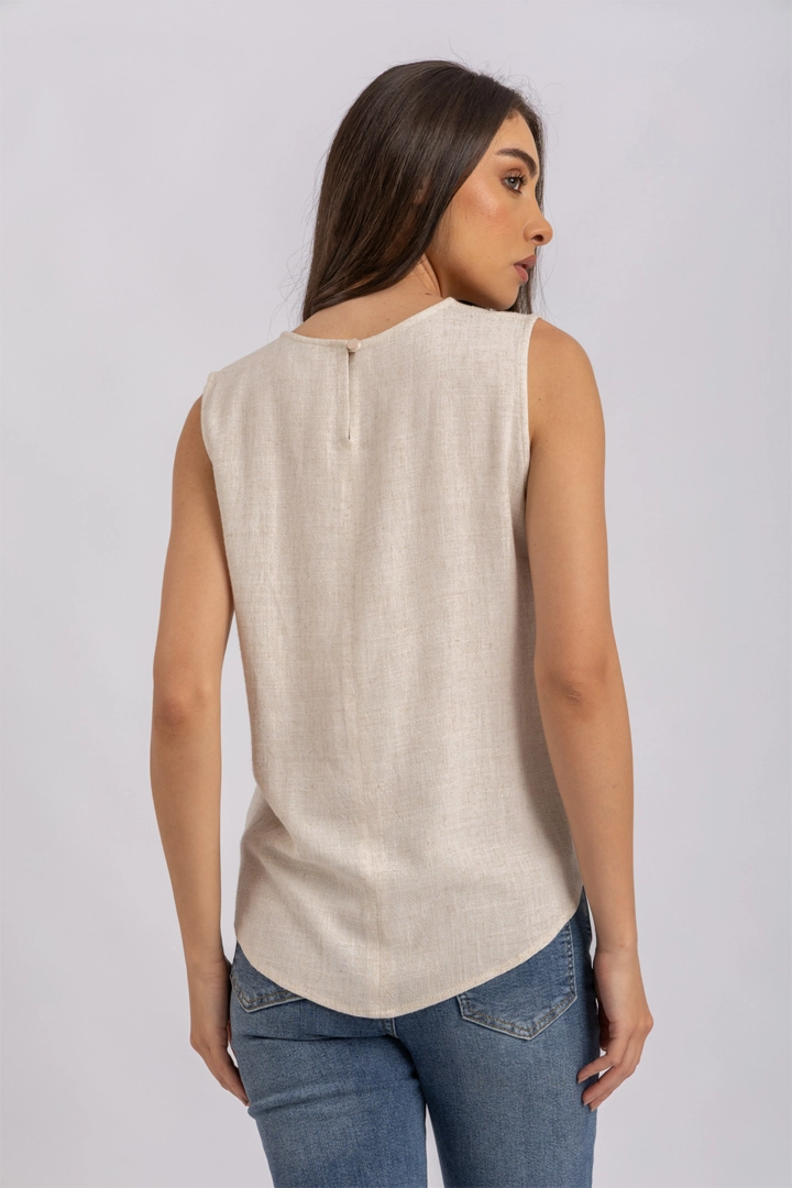 L. Beige