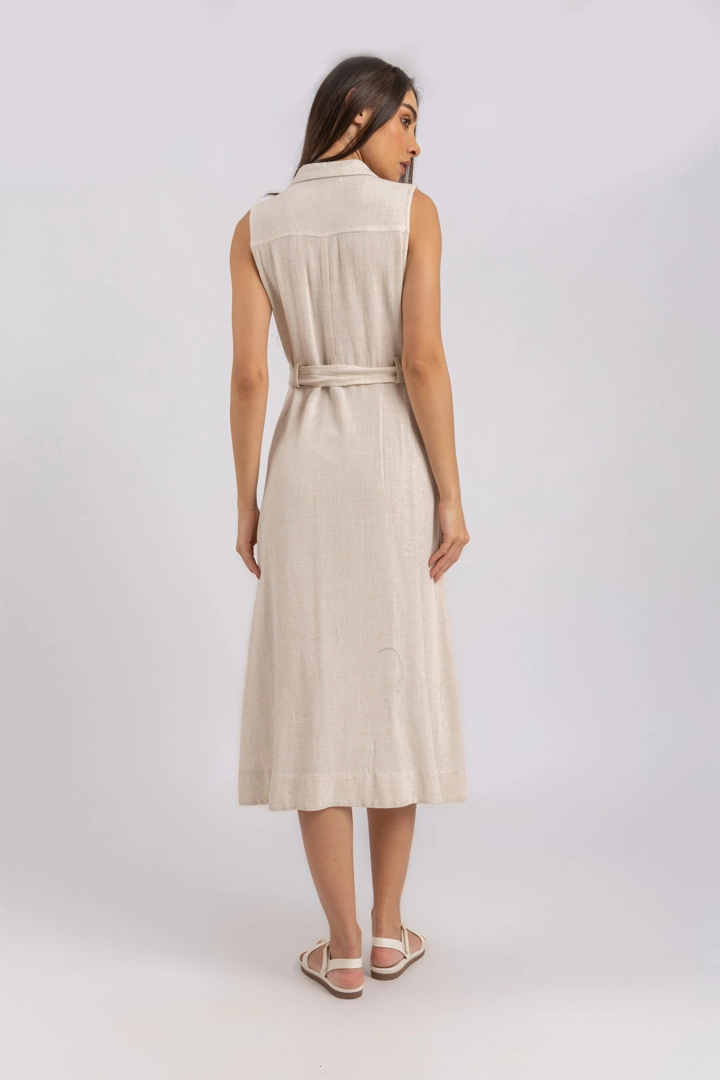 L. Beige