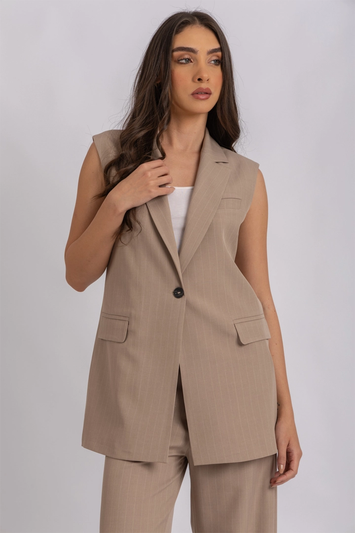 D. Beige