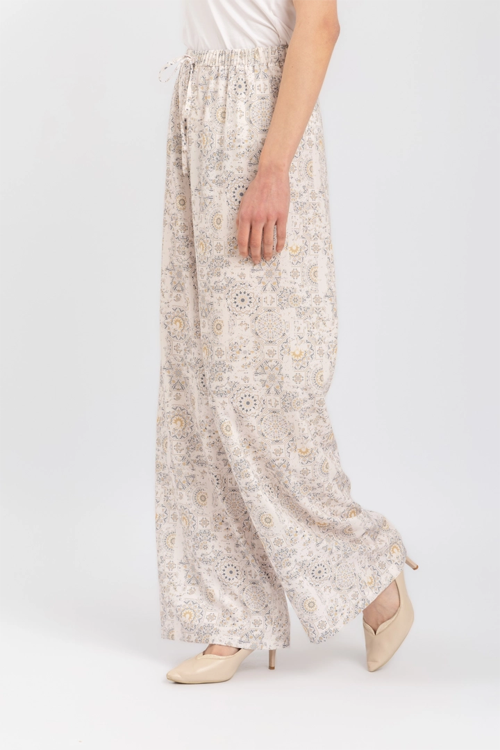 L. Beige