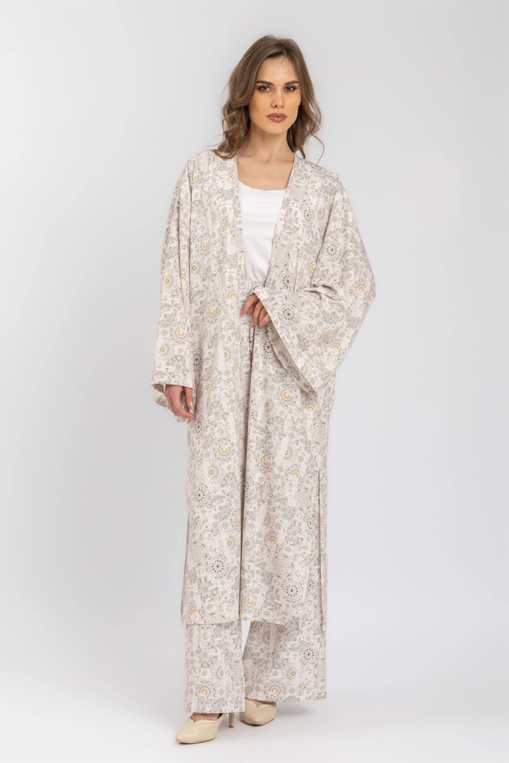 L. Beige