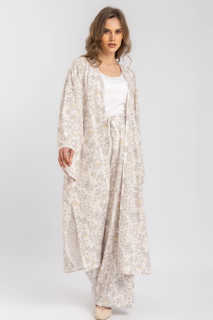 L. Beige