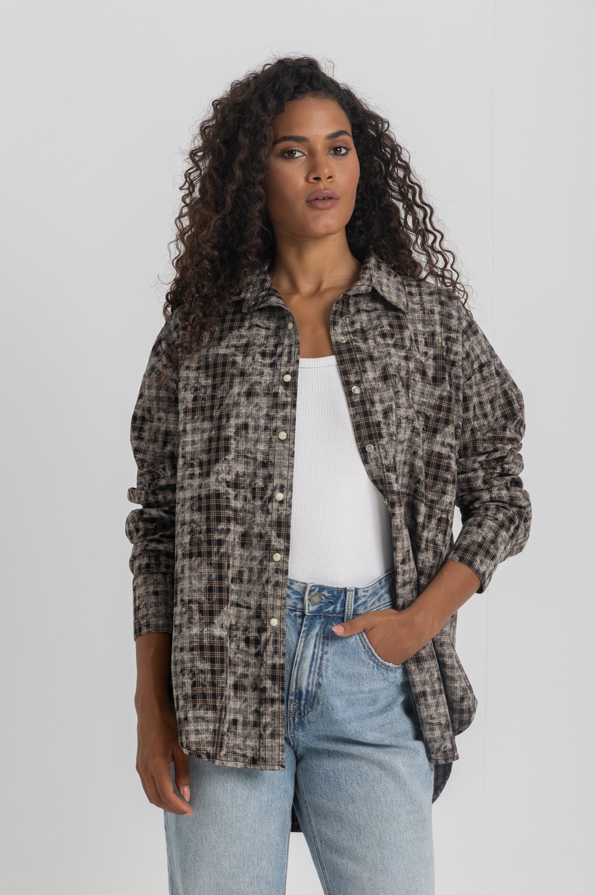 Oversized printed overshirt with an abstract check pattern