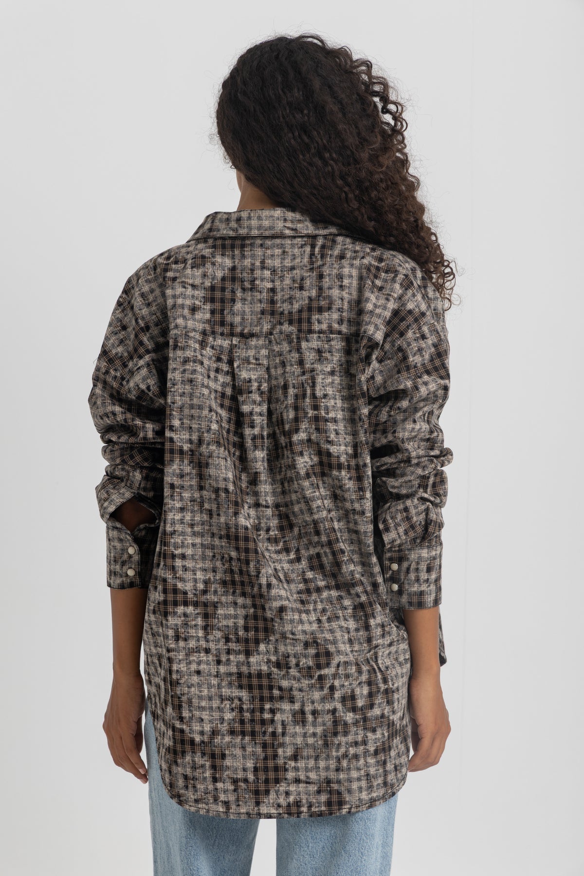 Oversized printed overshirt with an abstract check pattern