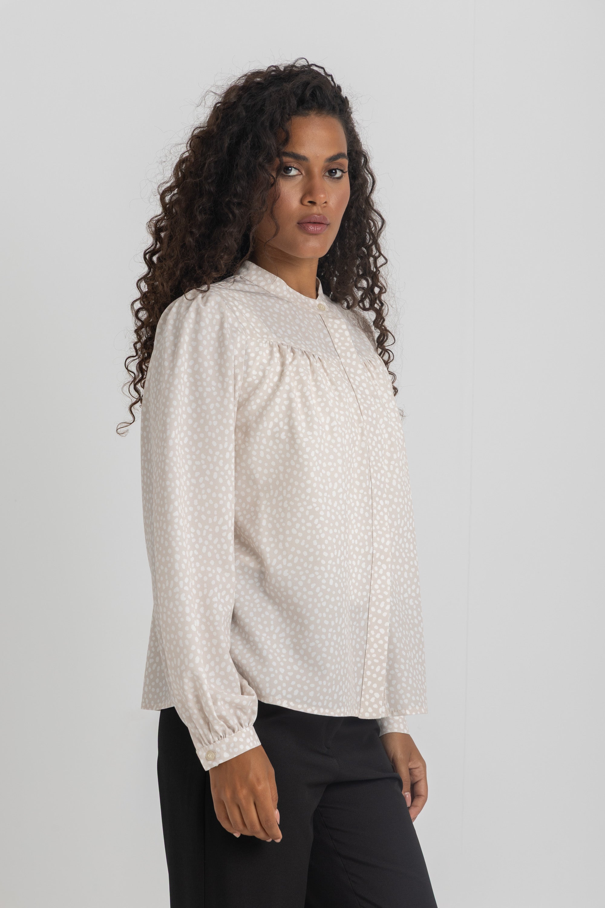 L. Beige