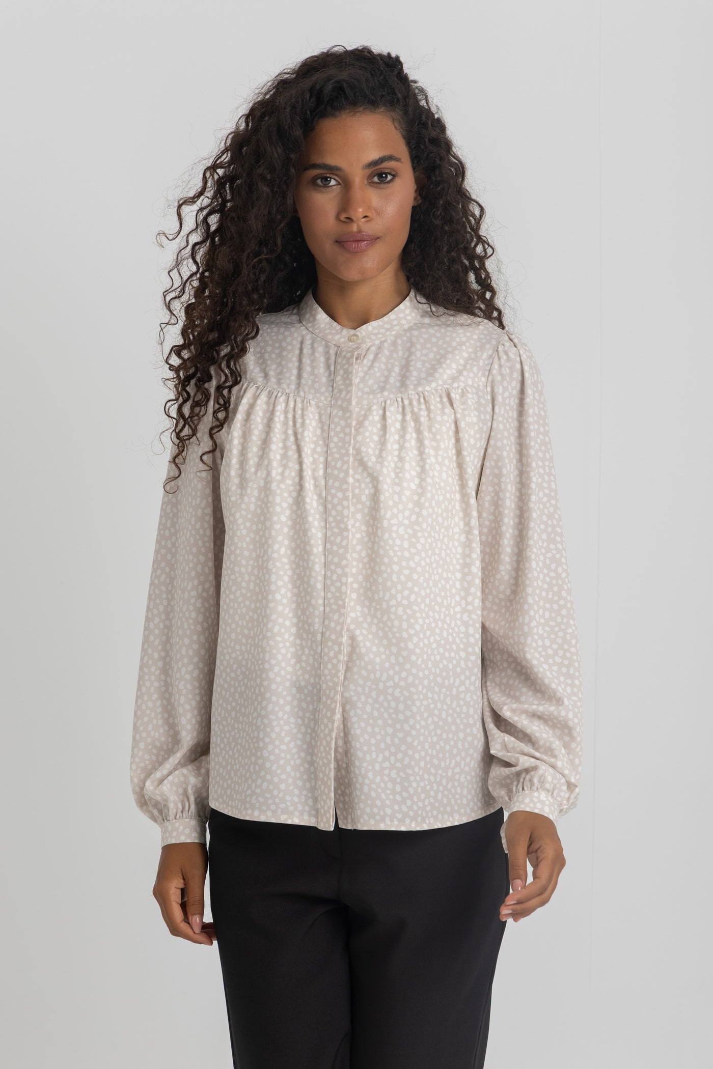L. Beige