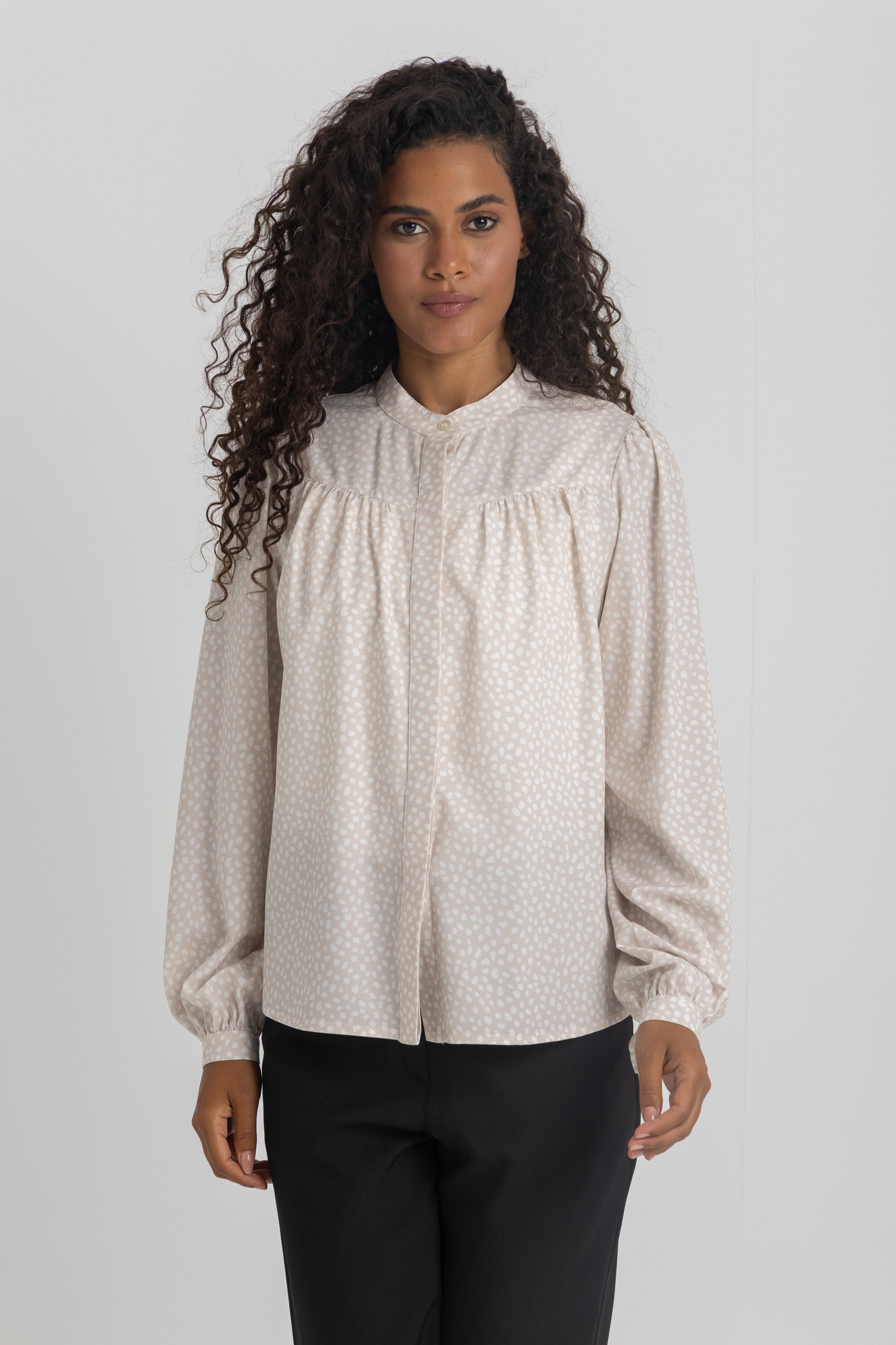 L. Beige