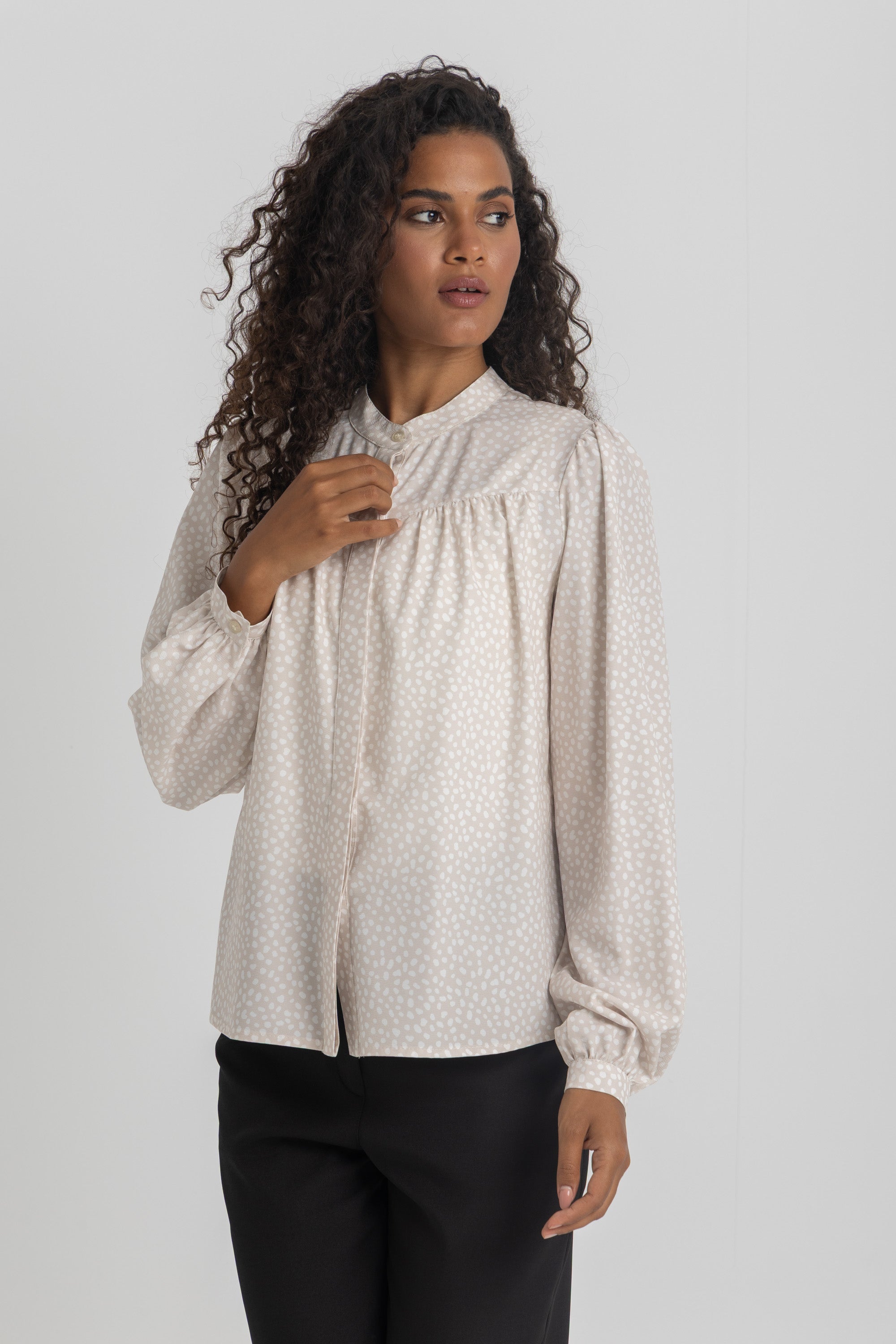 L. Beige