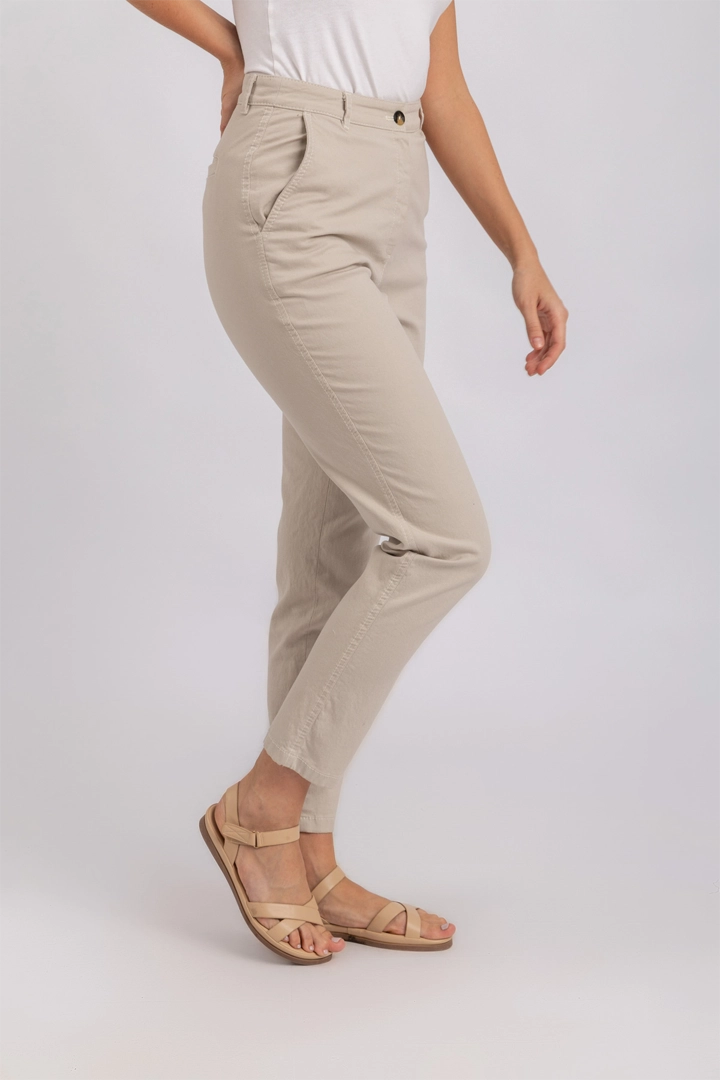 L. Beige