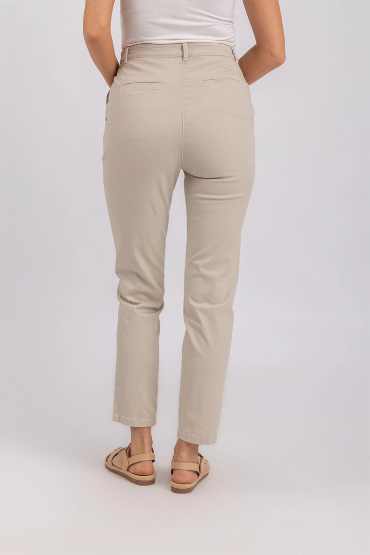 L. Beige