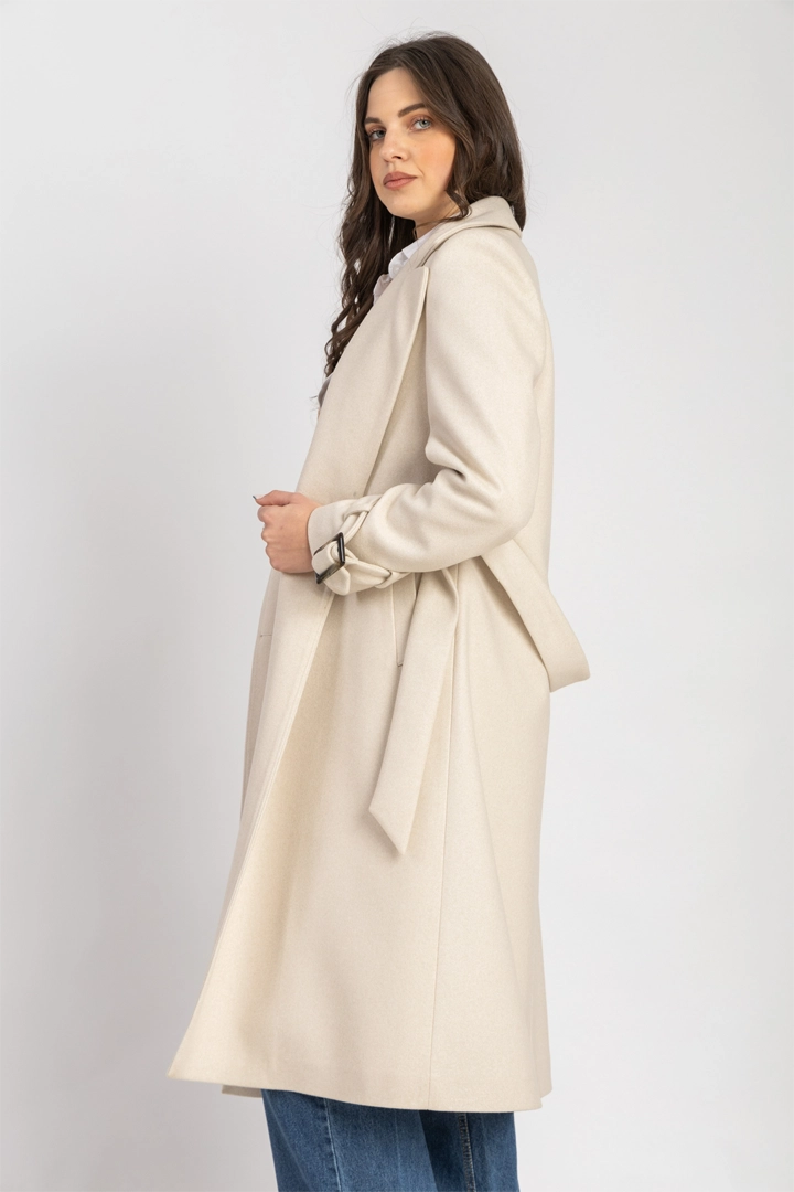 L. Beige