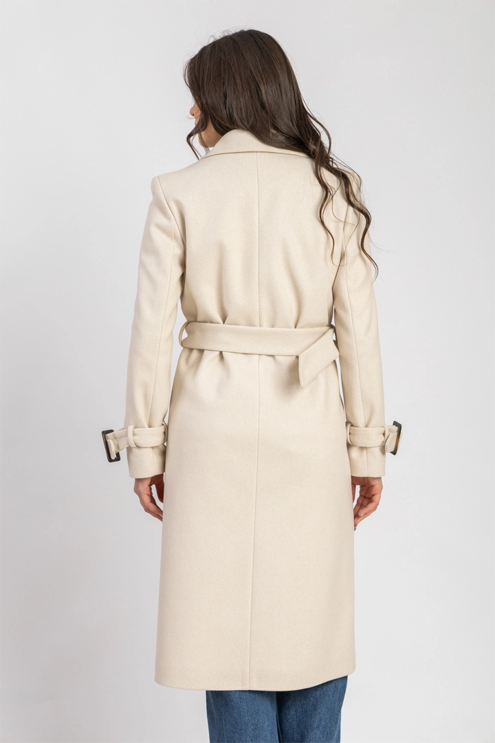 L. Beige