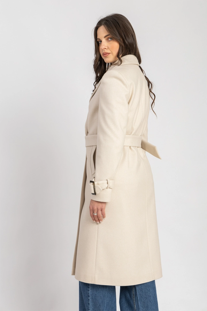 L. Beige