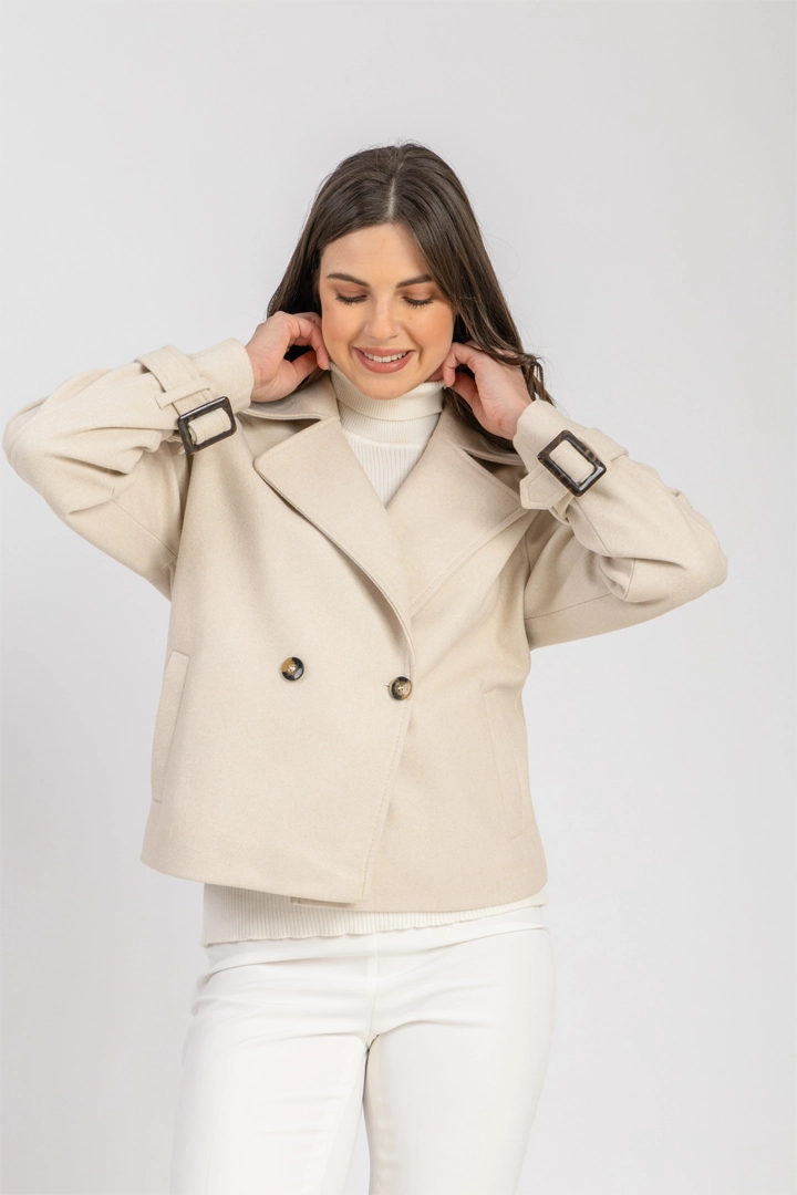 L. Beige