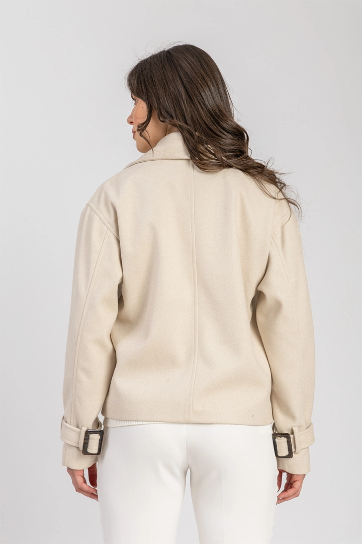 L. Beige