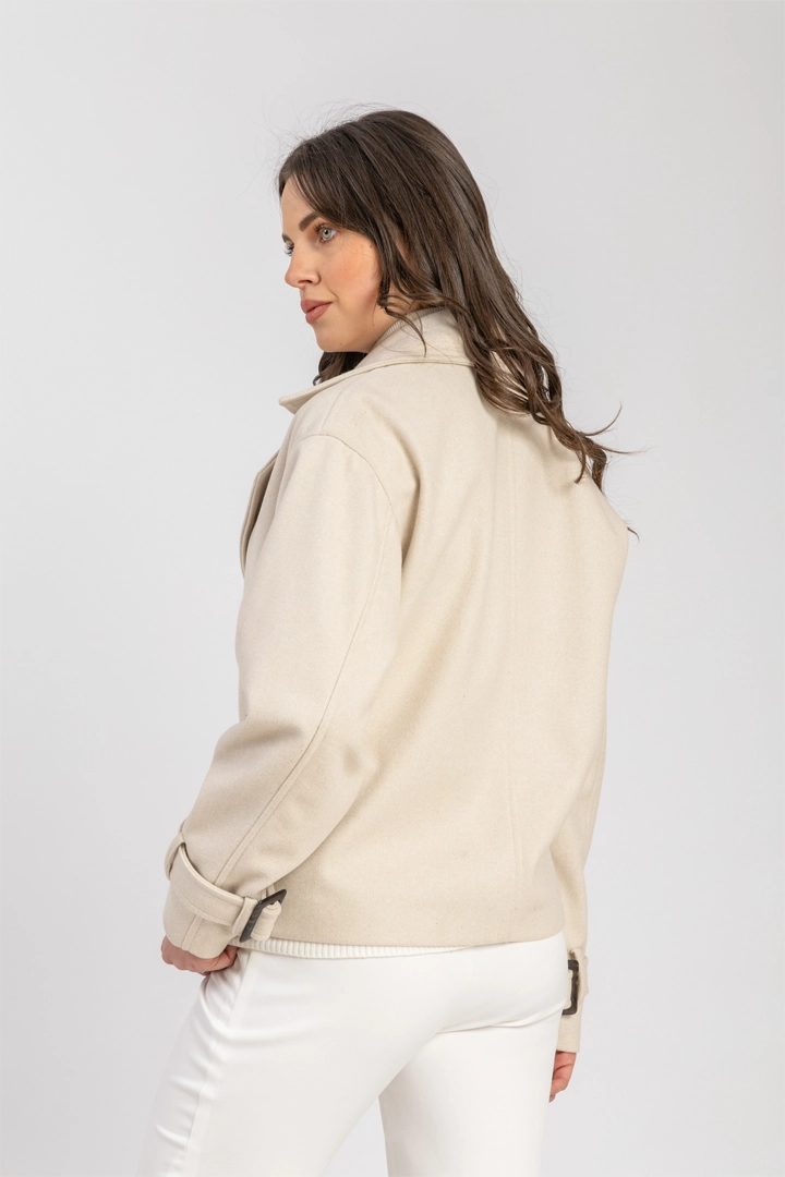 L. Beige