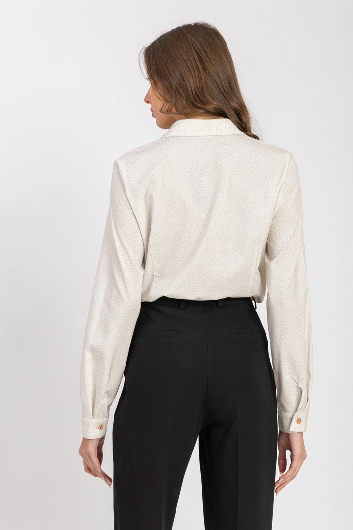 L. Beige