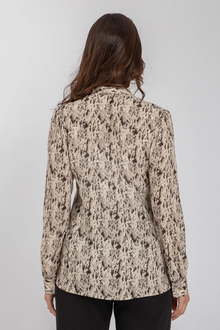 L. Beige