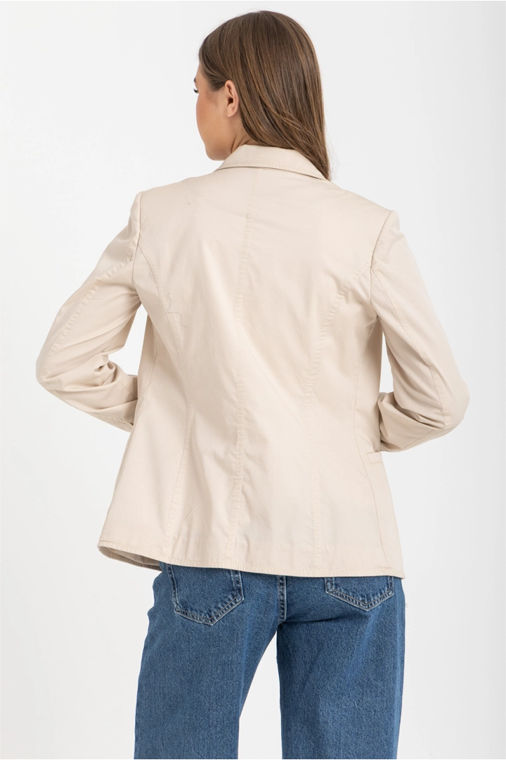 L. Beige