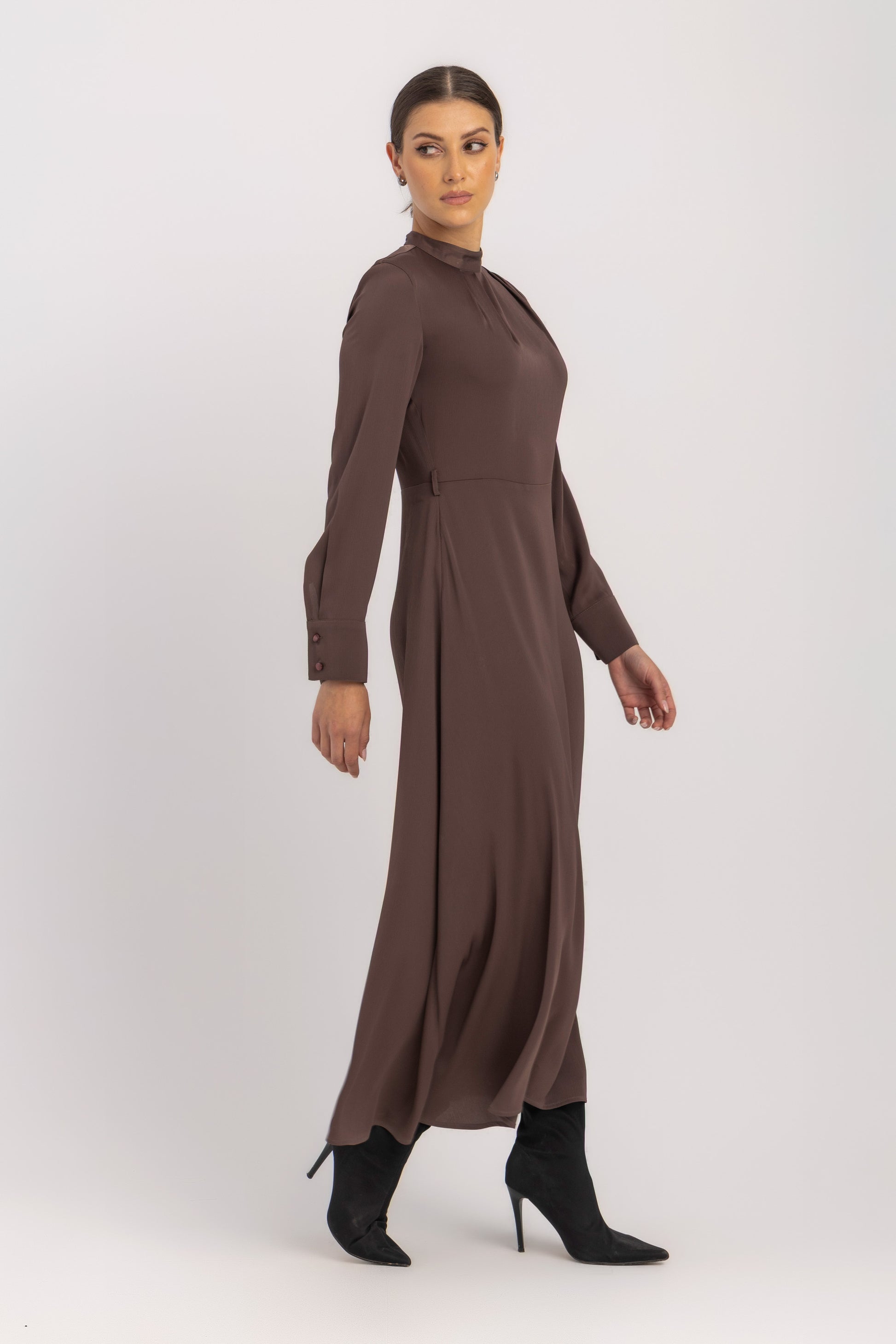 High-Neck Maxi Dress Pleated Collar ESLA High-Neck Maxi Dress Pleated Collar ESLA