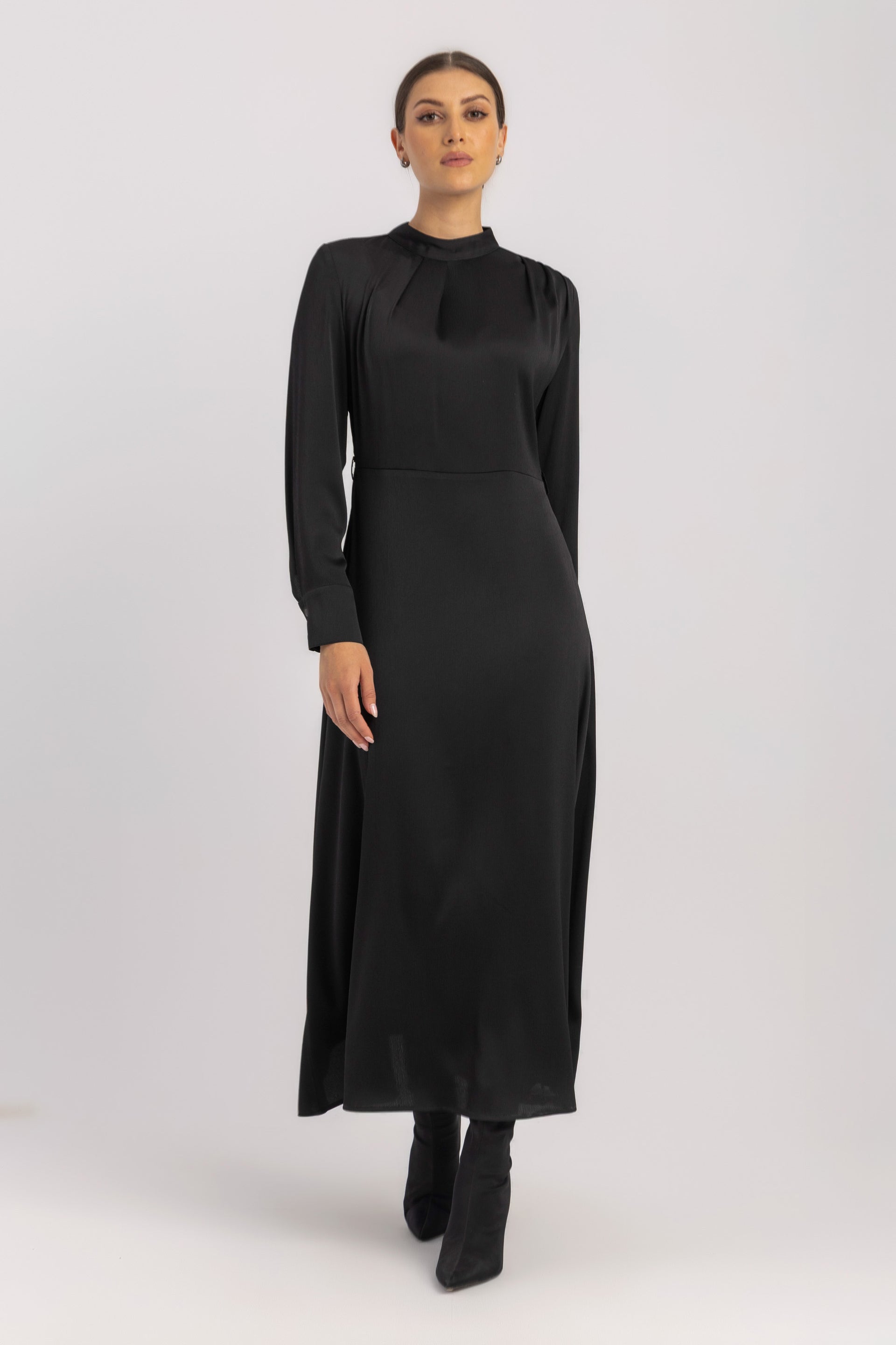 High-Neck Maxi Dress – Pleated Collar – ESLA