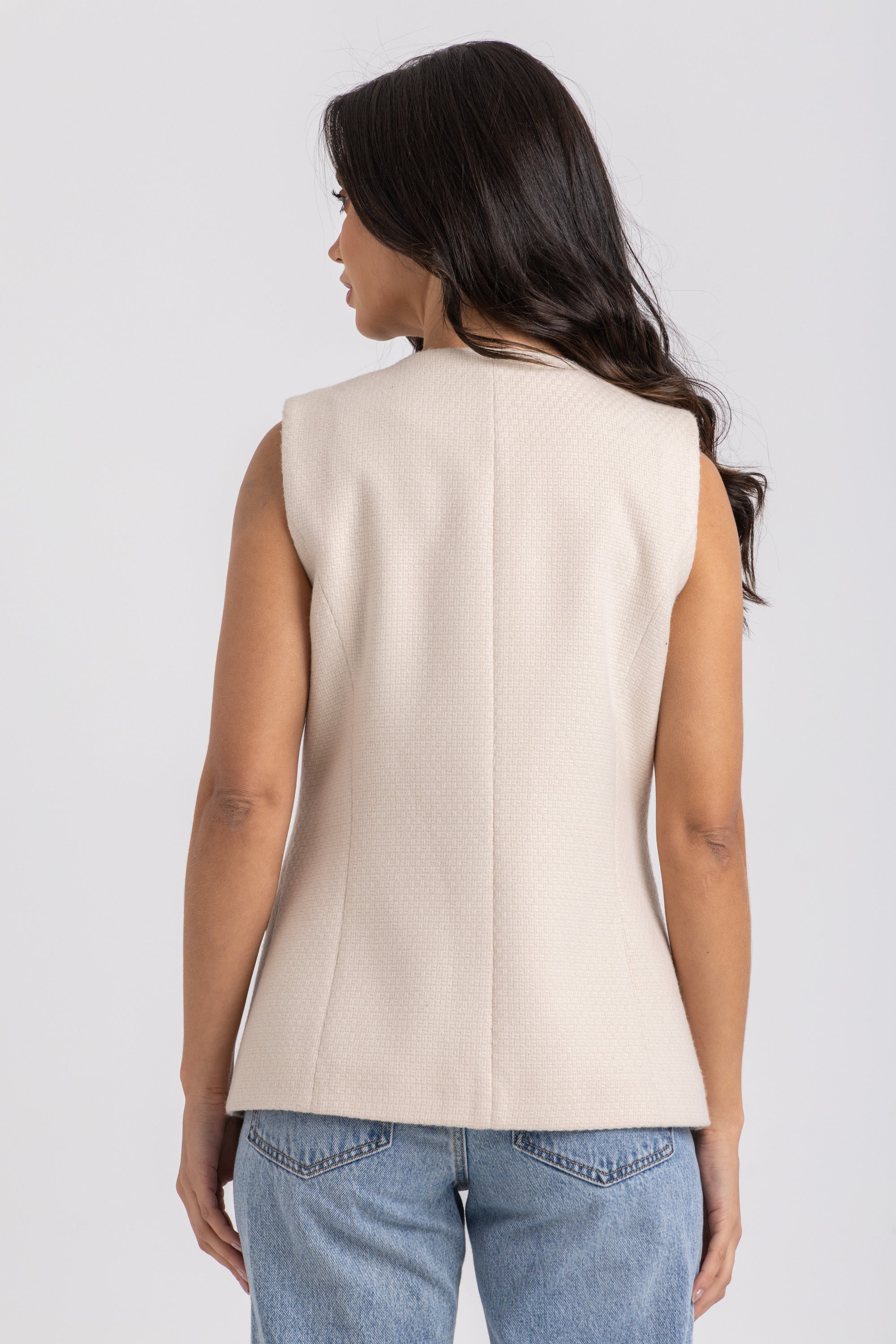 L. Beige