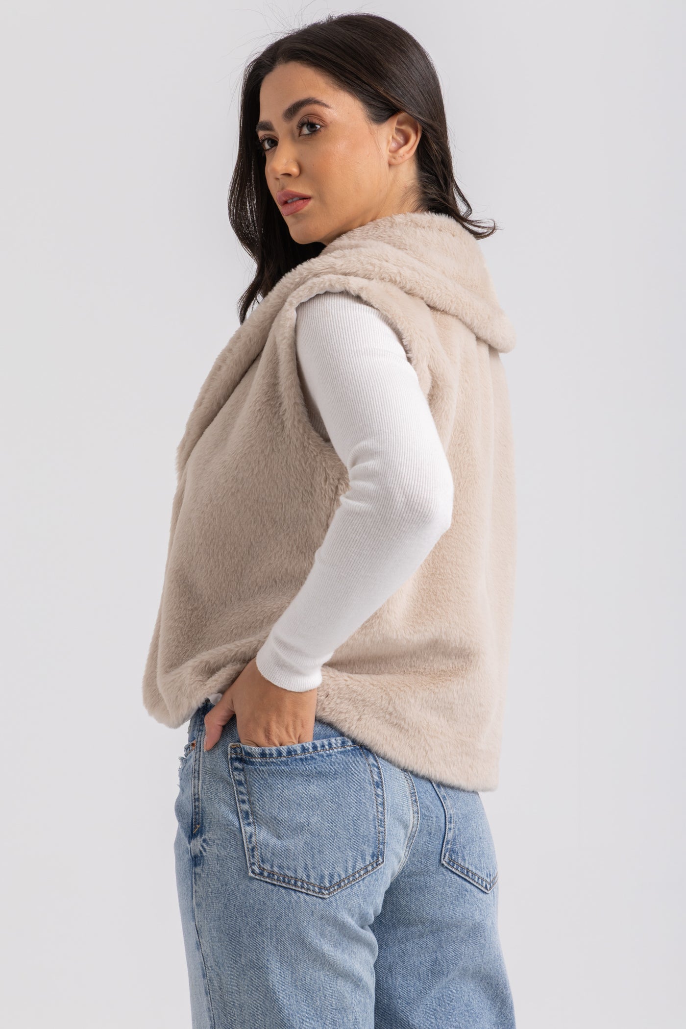 L. Beige