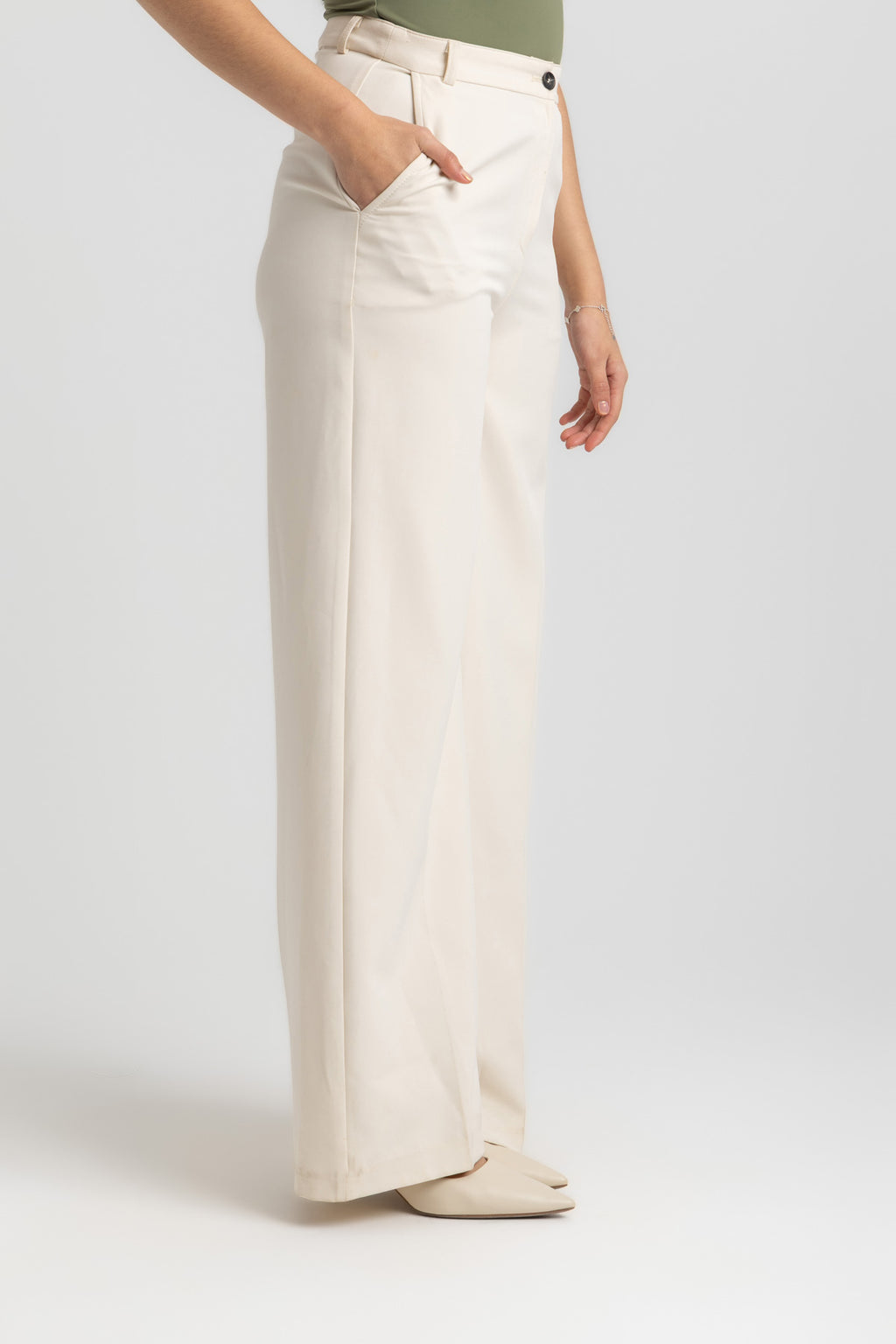 L. Beige