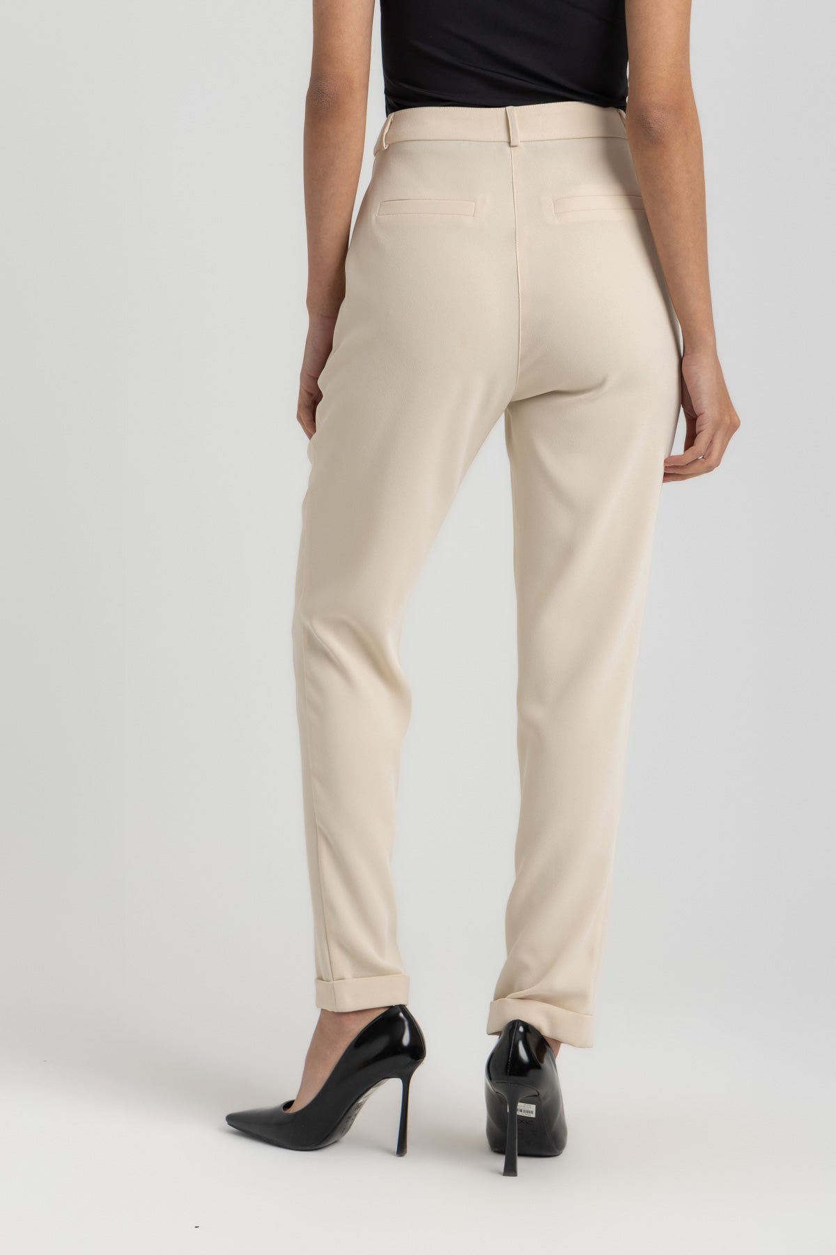 L. Beige
