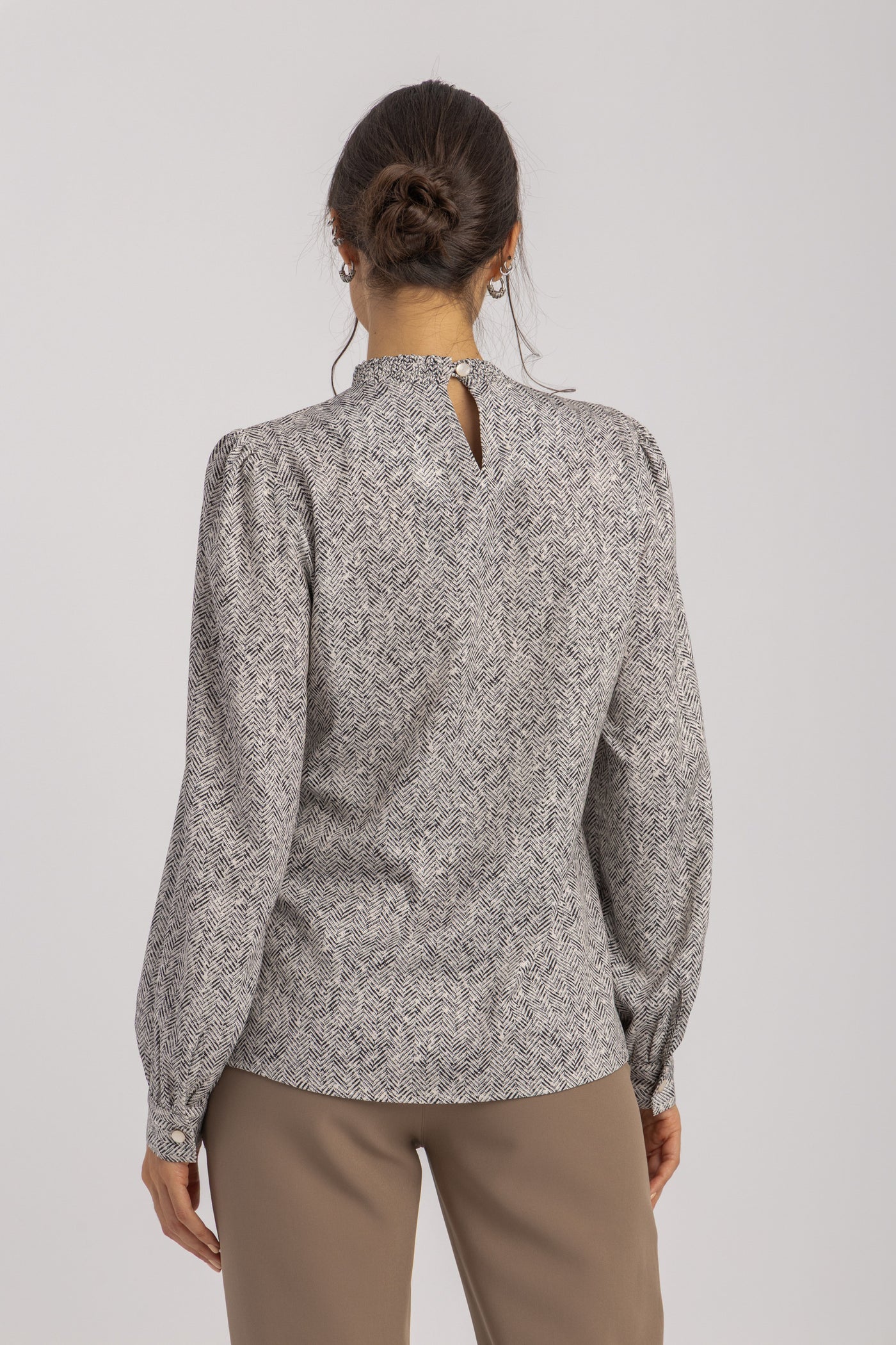 L. Beige