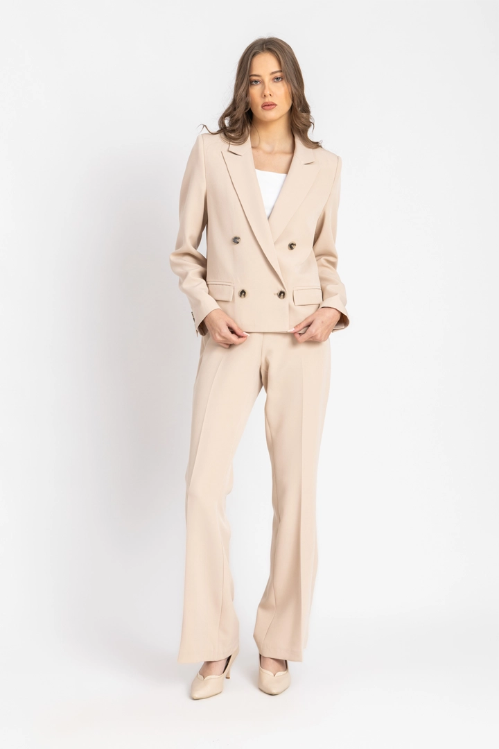 L. Beige