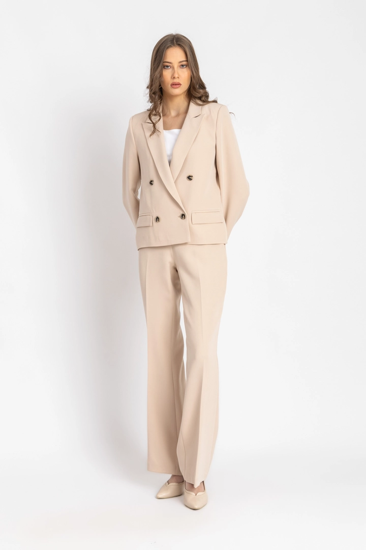 L. Beige