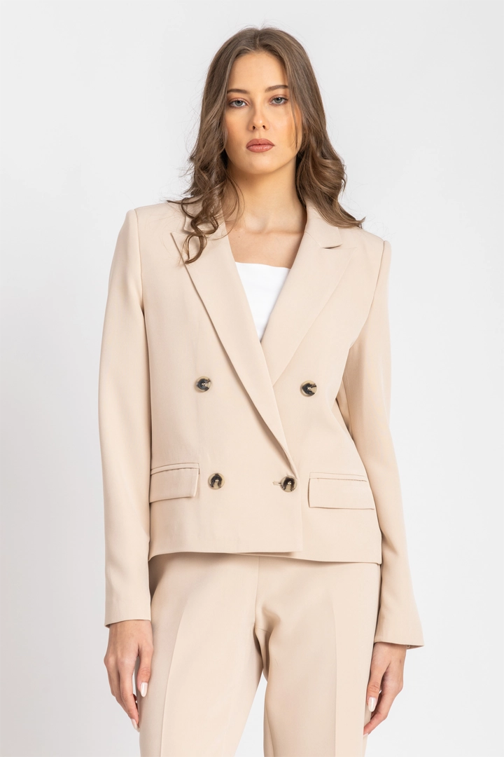 L. Beige