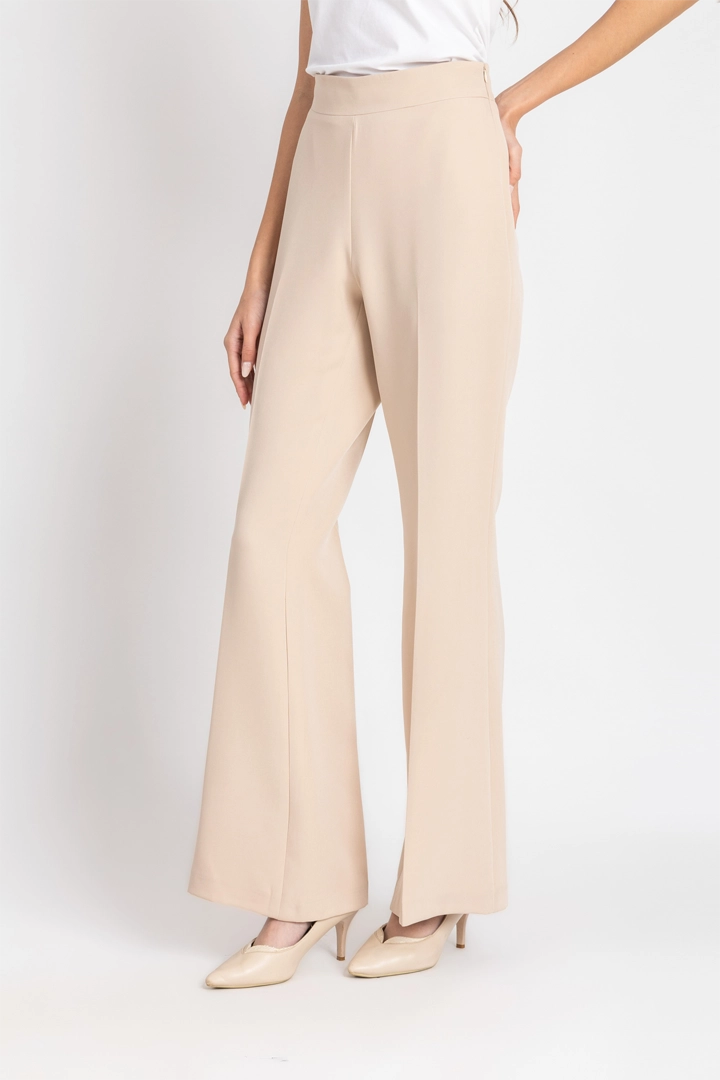 L. Beige