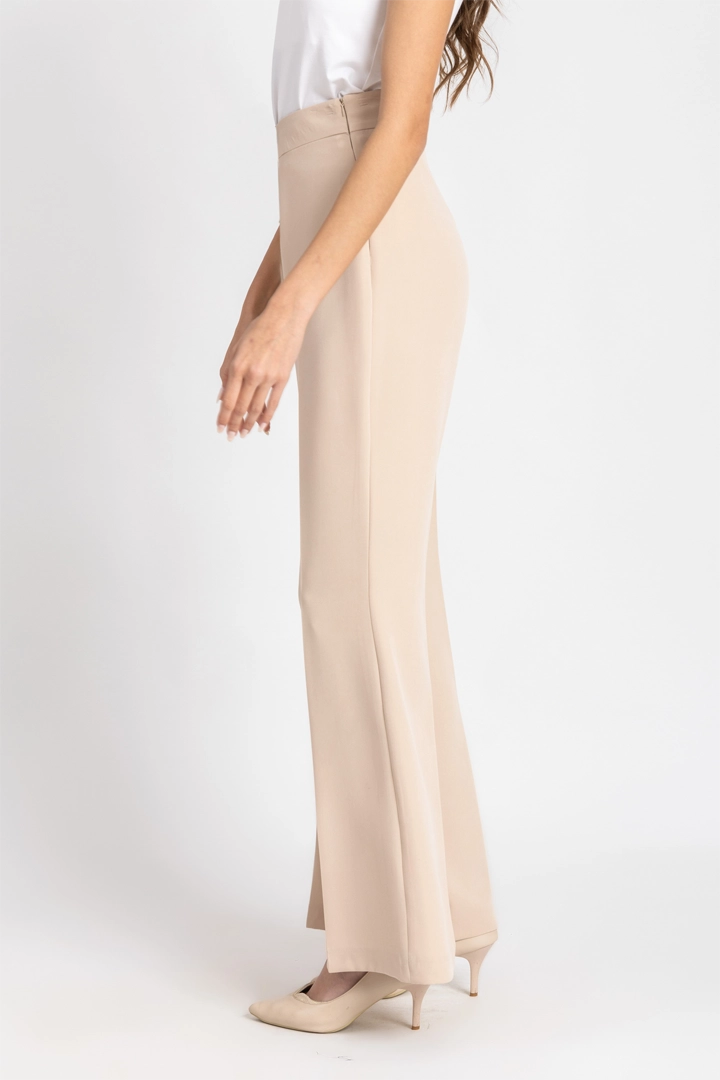 L. Beige