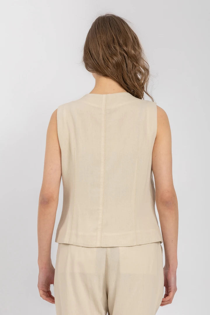 L. Beige
