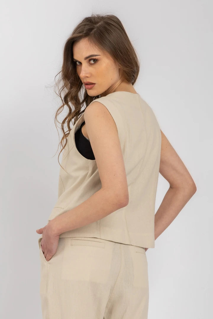 L. Beige