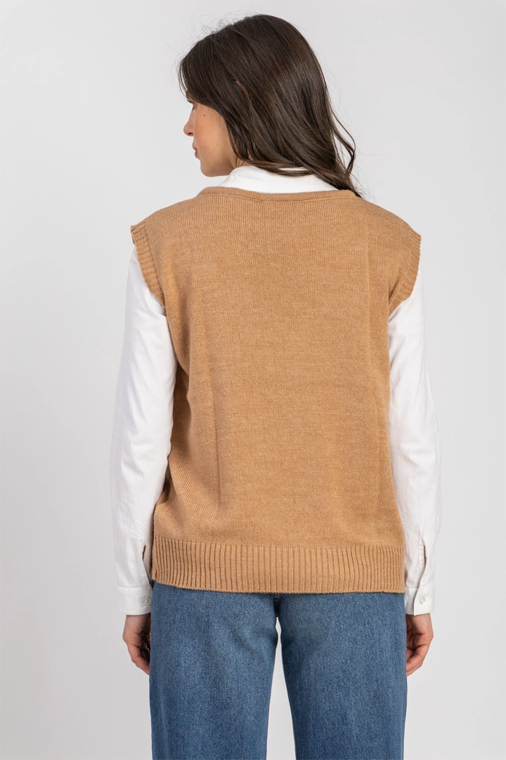 D. Beige
