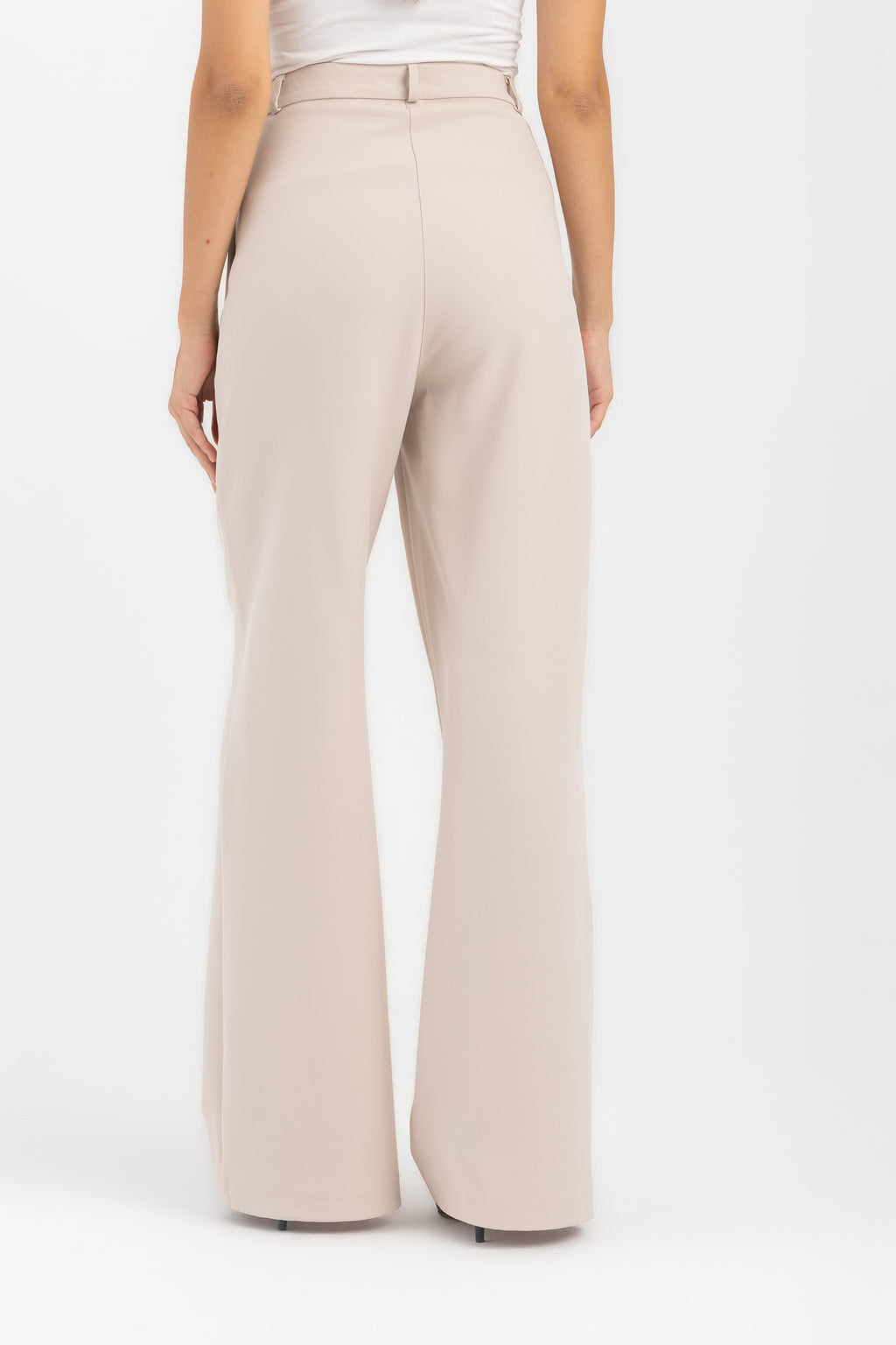 L. Beige